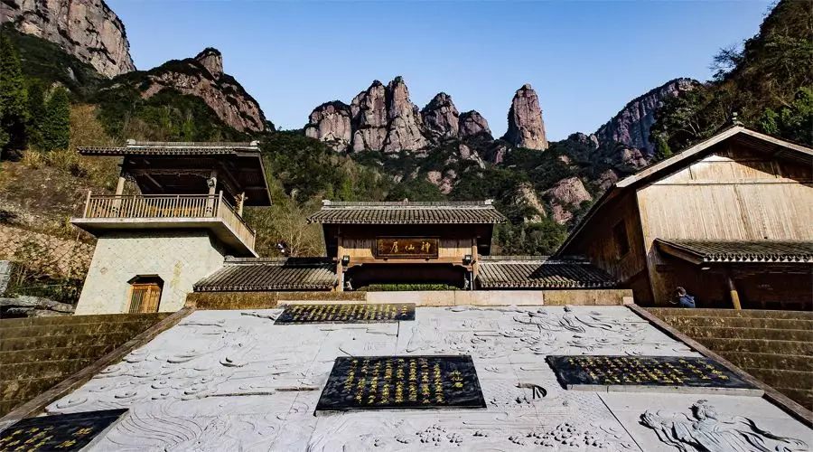 【4天五一小長(zhǎng)假攻略】-西尼機(jī)電預(yù)祝各位“五一勞動(dòng)節(jié)”快樂(lè)！