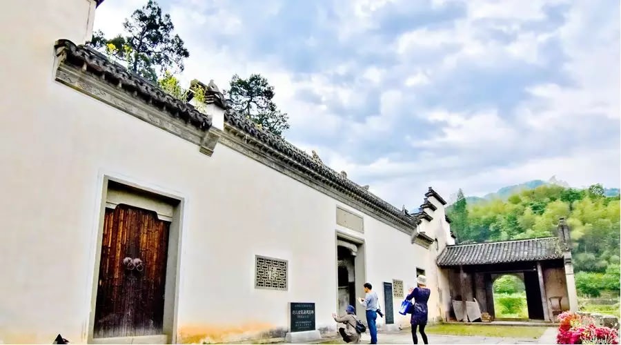 【4天五一小長(zhǎng)假攻略】-西尼機(jī)電預(yù)祝各位“五一勞動(dòng)節(jié)”快樂(lè)！