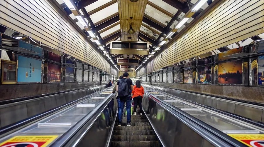 【現(xiàn)場(chǎng)】男童頑皮被扶梯夾腳-作為家長(zhǎng)你要知道的一些事情......