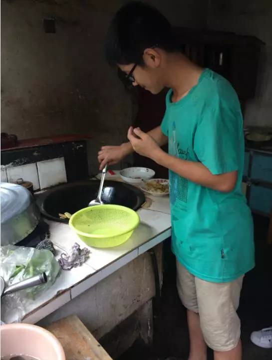 點(diǎn)滴積累，傳遞真情-西尼愛心階梯幫扶困難學(xué)生第三次仙居行